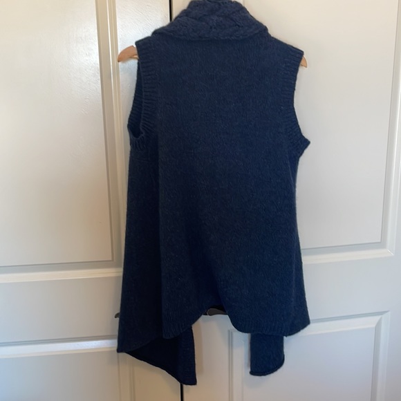 Italian made sweater vest, wool blend. - Picture 2 of 4